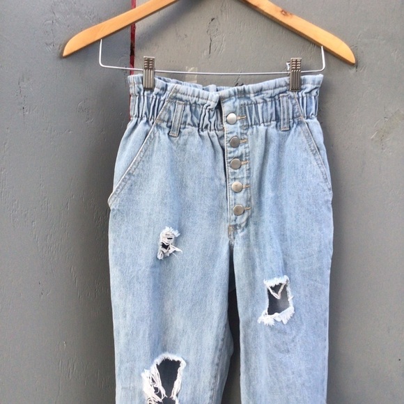 Forever 21 Size 29 High Rise Paperbag Ripped Destroyed Mom Jeans Button Fly - Picture 6 of 9